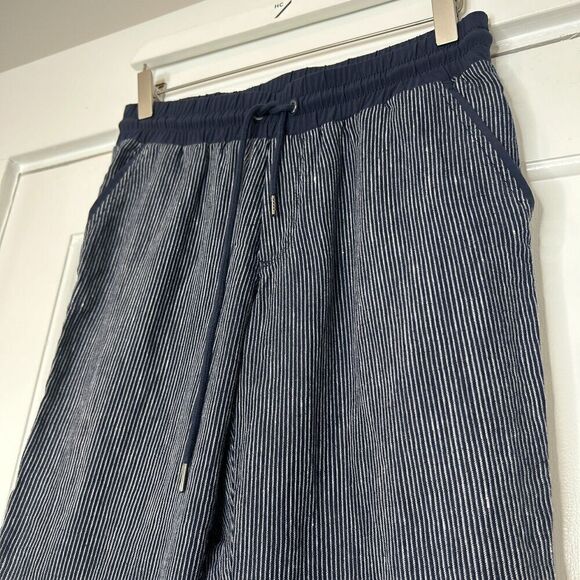 Athleta Striped Navy Blue Bali Linen Cropped Ankle Pants Size 4 - Picture 4 of 6